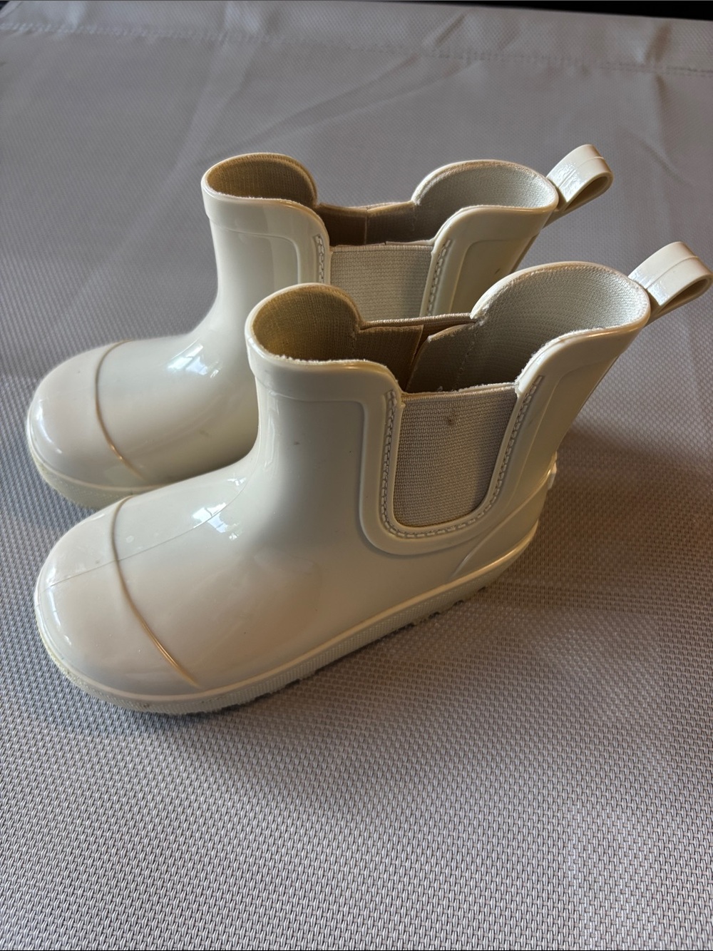 BearPaw Kids Chelsea Rain Boots - Cream